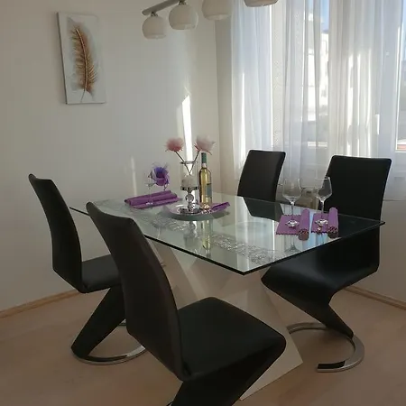 Kiara Apartment